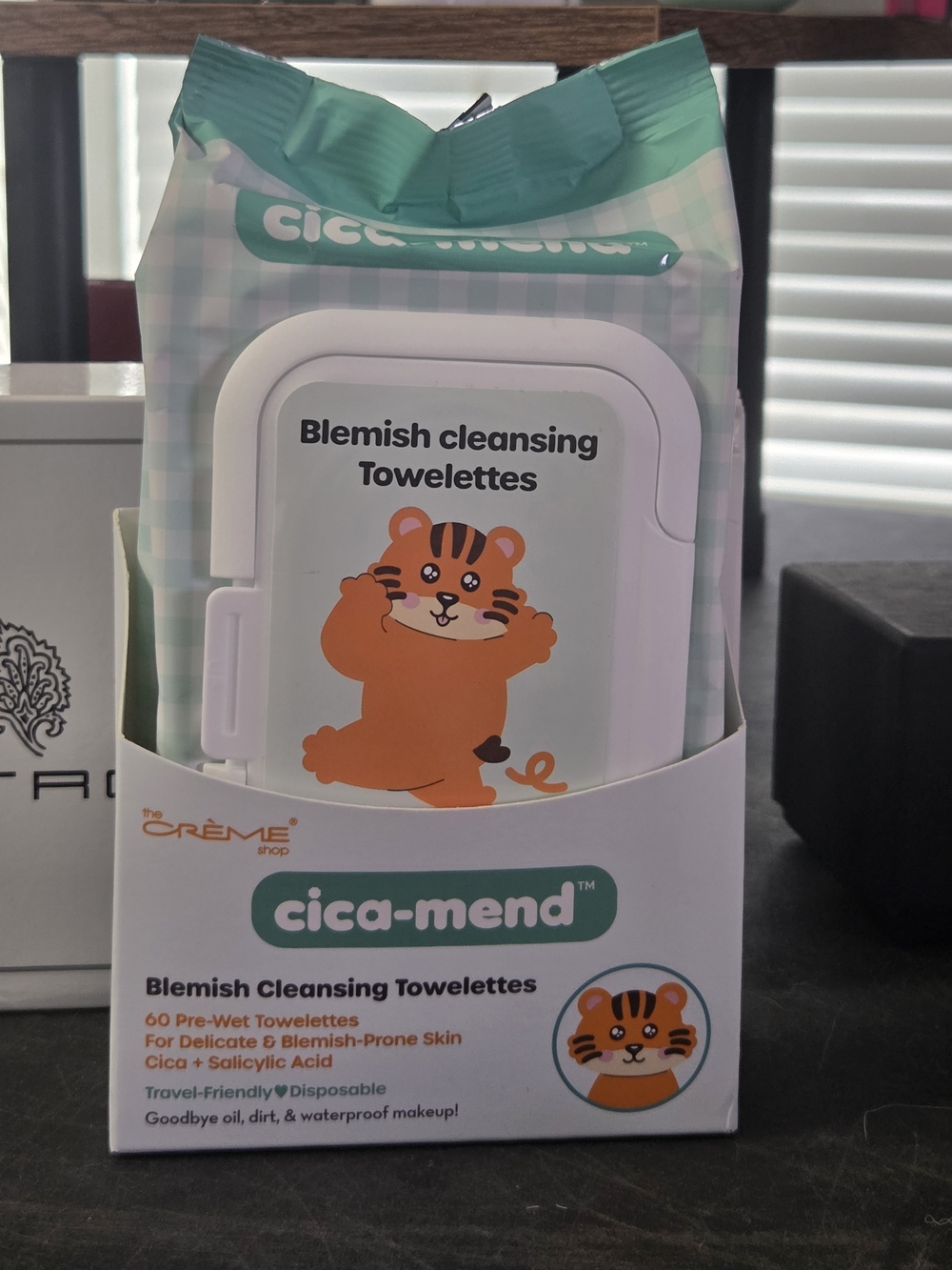 The Crème Shop Cica-Mend Blemish Cleansing Towelettes (60 Count) NIB